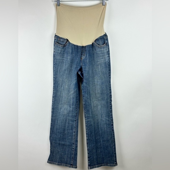Women's Light Wash Maternity Jeans - Picture 1 of 9